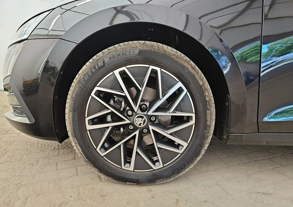 Skoda Octavia cena 114500 przebieg: 43300, rok produkcji 2021 z Garwolin małe 407